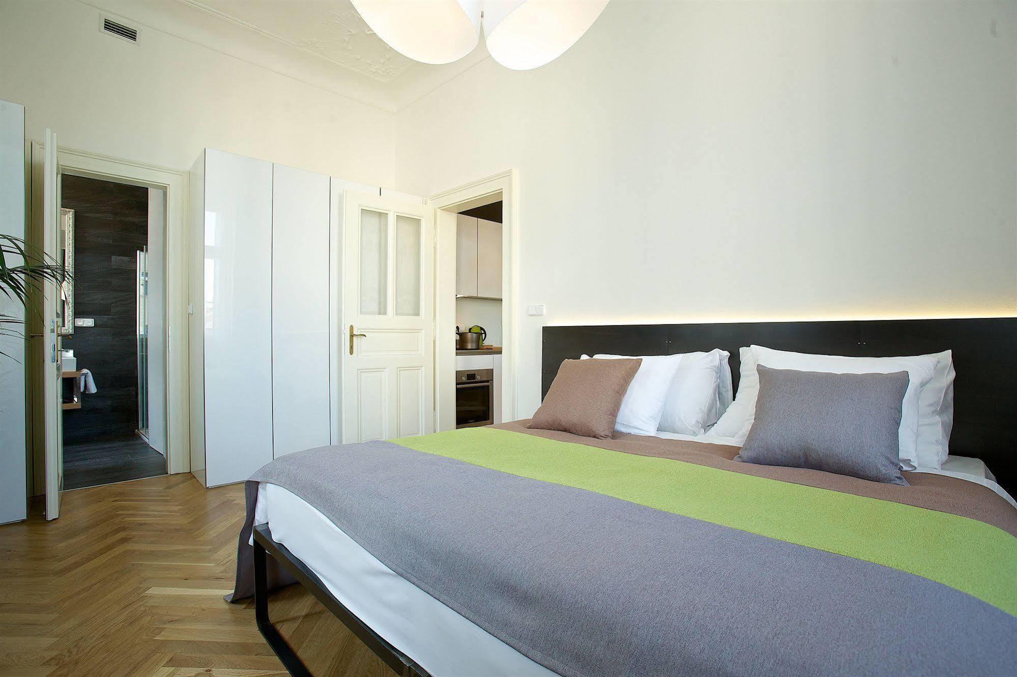 Mooo Downtown Aparthotel Πράγα Εξωτερικό φωτογραφία