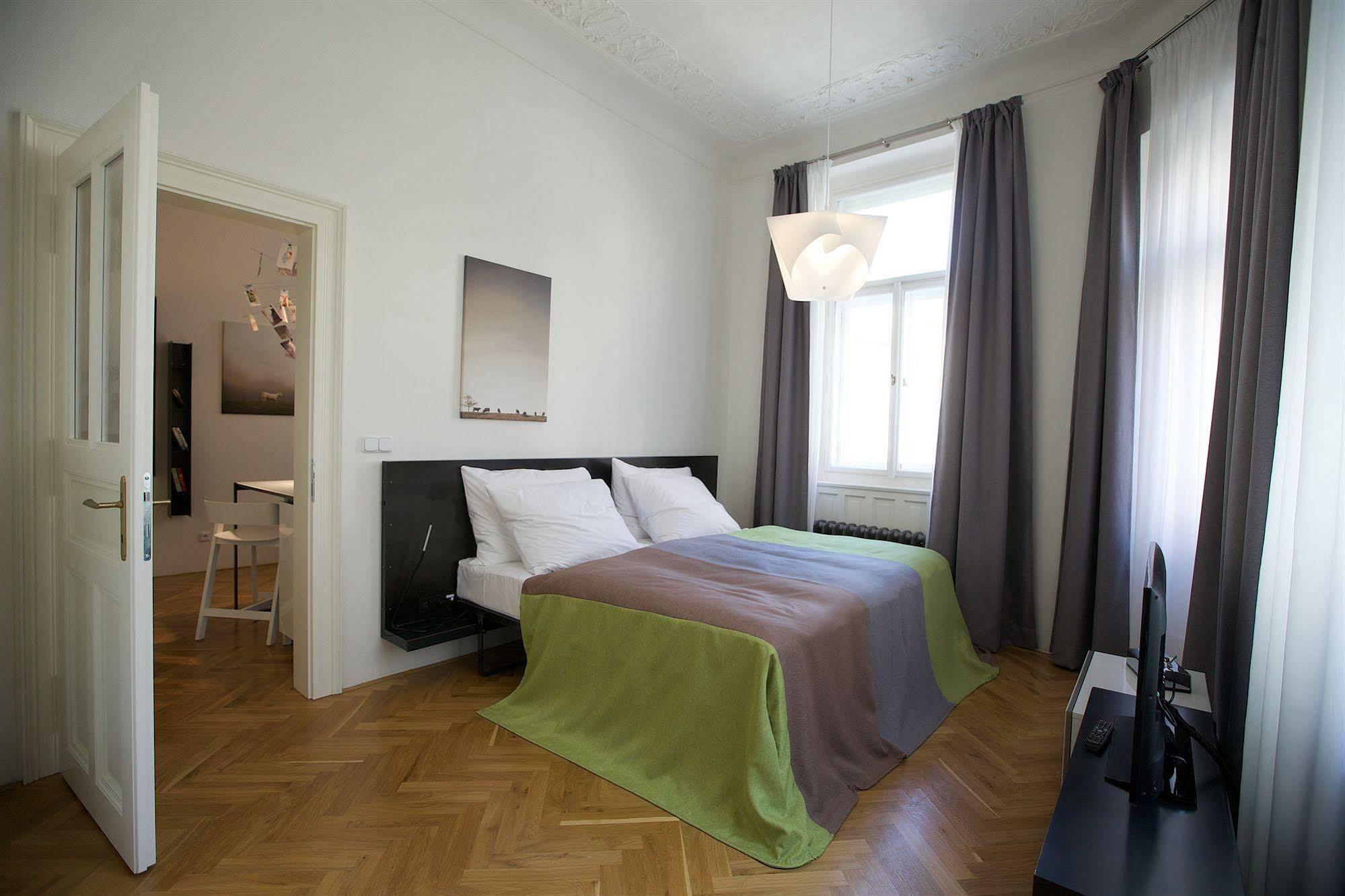 Mooo Downtown Aparthotel Πράγα Εξωτερικό φωτογραφία
